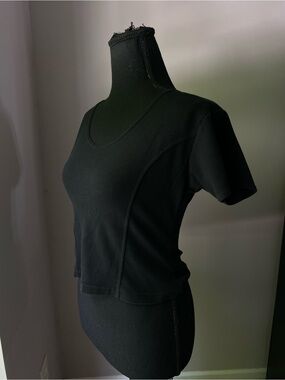 Black Vintage Large scoop neck short sleeve princess seams crop baby tee